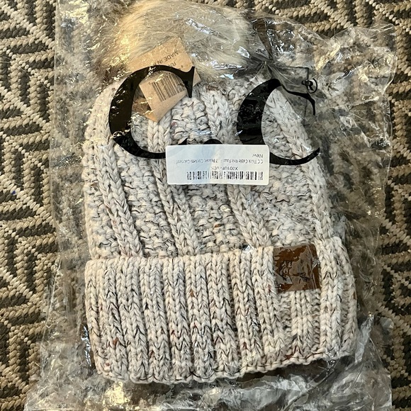 NWT- C.C cable knit pom beanie and gloves - Picture 6 of 6